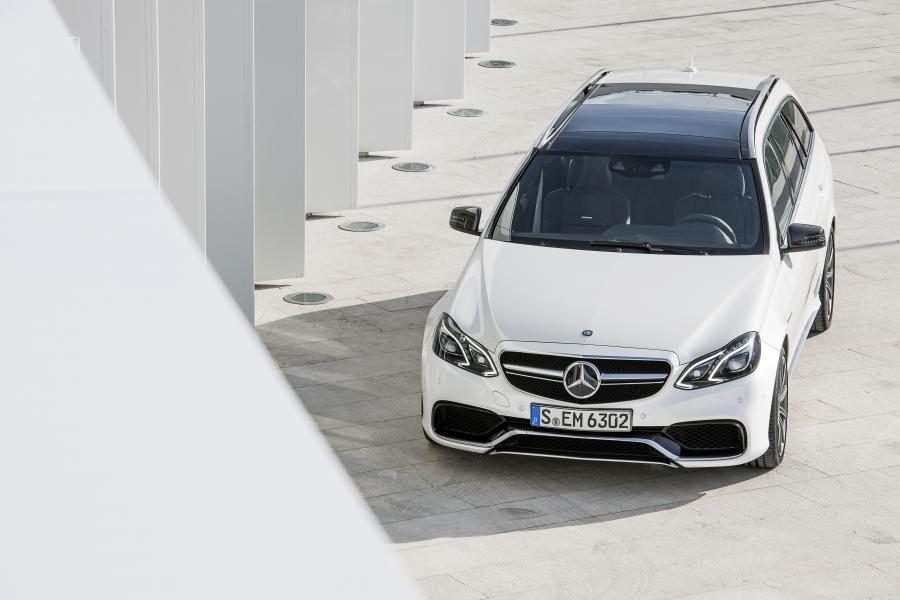  Mercedes-Benz E63 AMG Estate 2013 года  (фото 13 из 18)